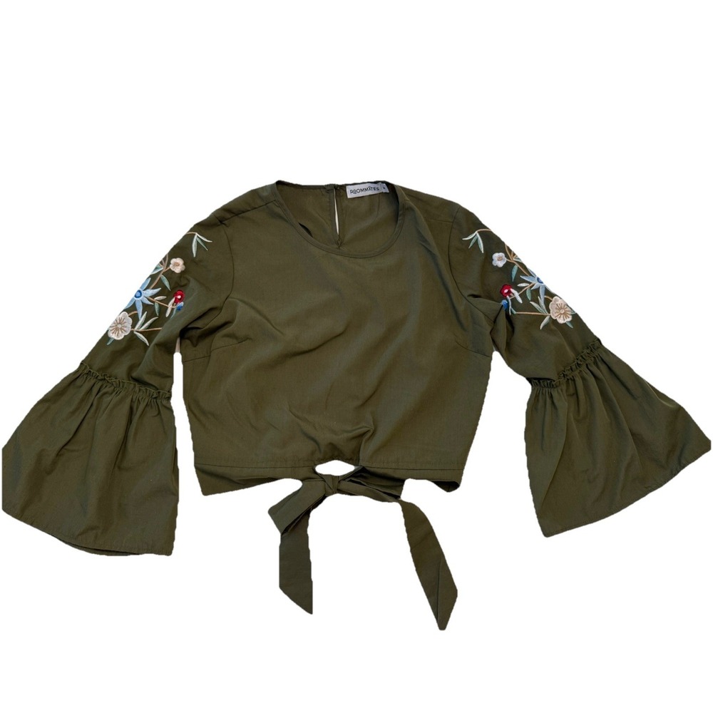 Roommates Gorgeous Embroidered M Olive Green Crop Top w/Bell Sleeves Boho Preppy